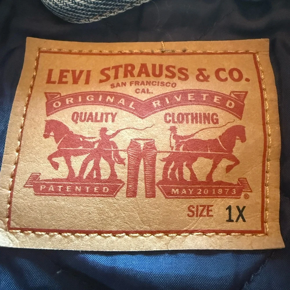 Levi's Light Blue Denim Jacket with Cream Sherpa Collar - Picture 5 of 5